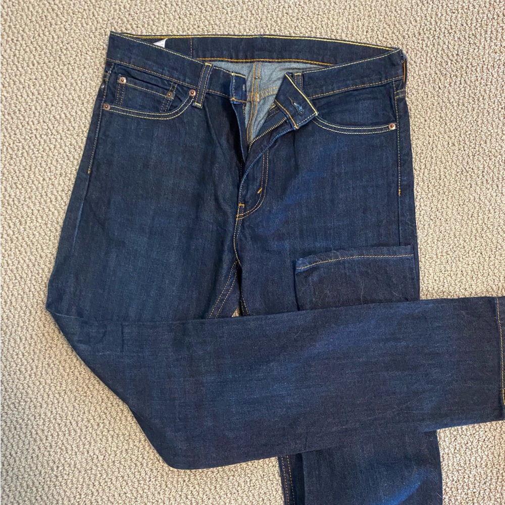 Men’s Skinny Levi’s 510 Size 33/32 Dark Wash
